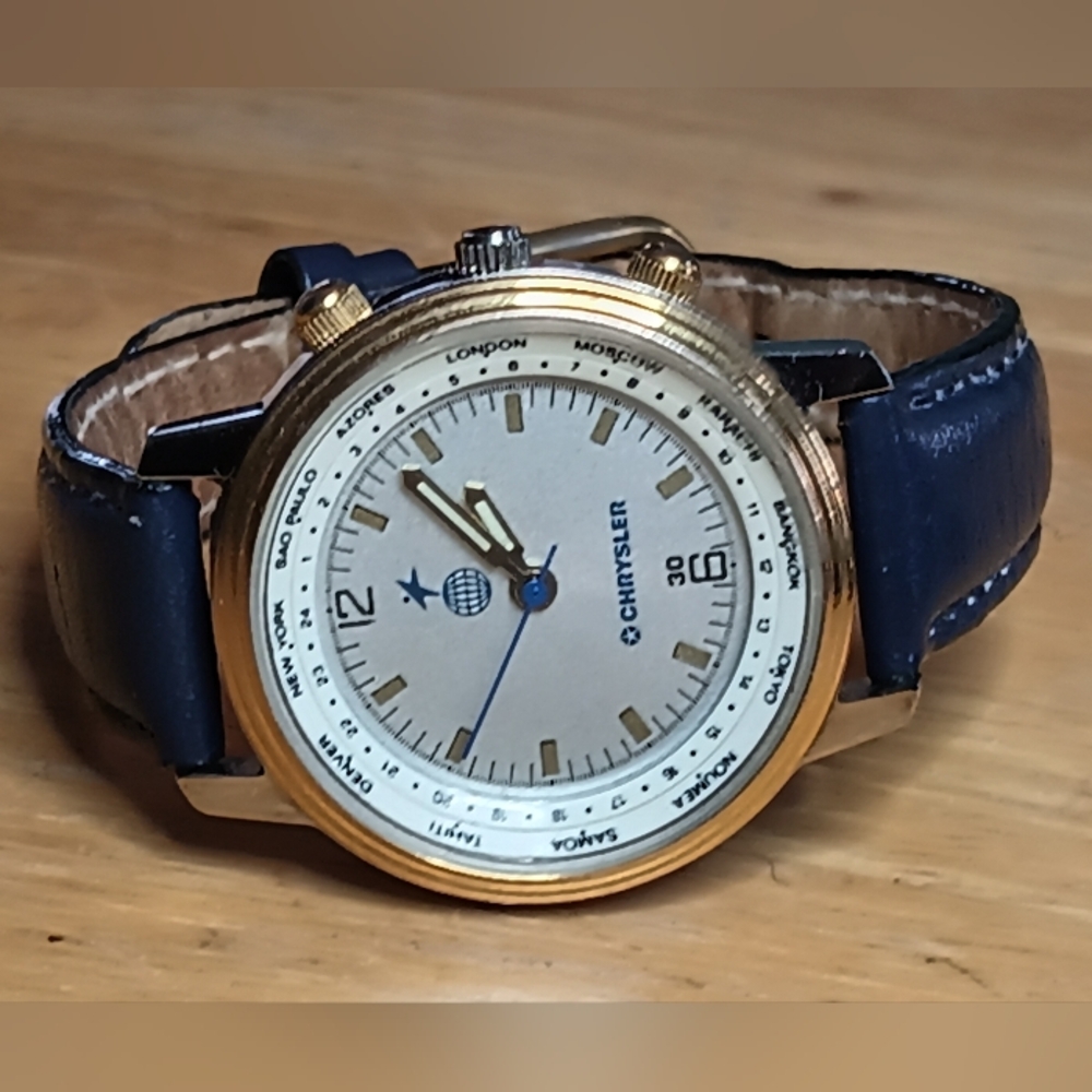 X Rare French made world watch Swiss movement silver tone case gold - Picture 3 of 11